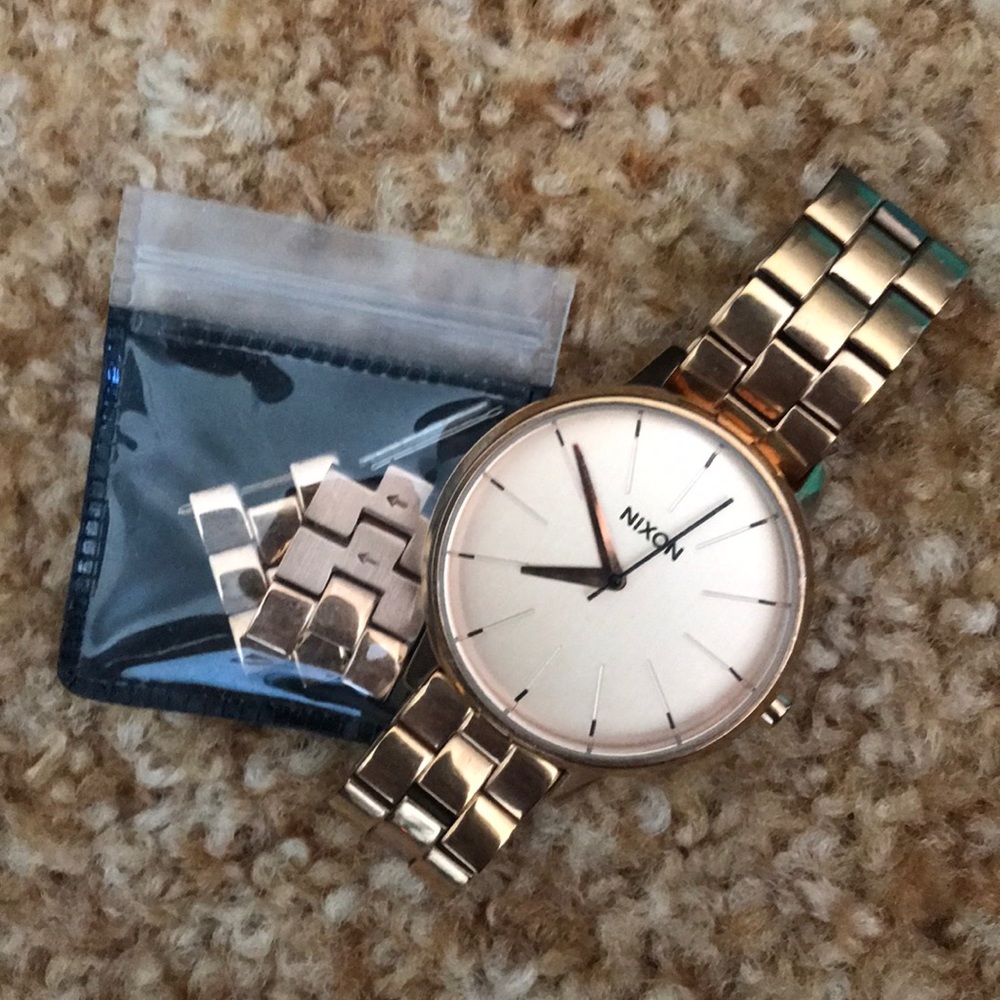 Nixon Kensington watch rose gold